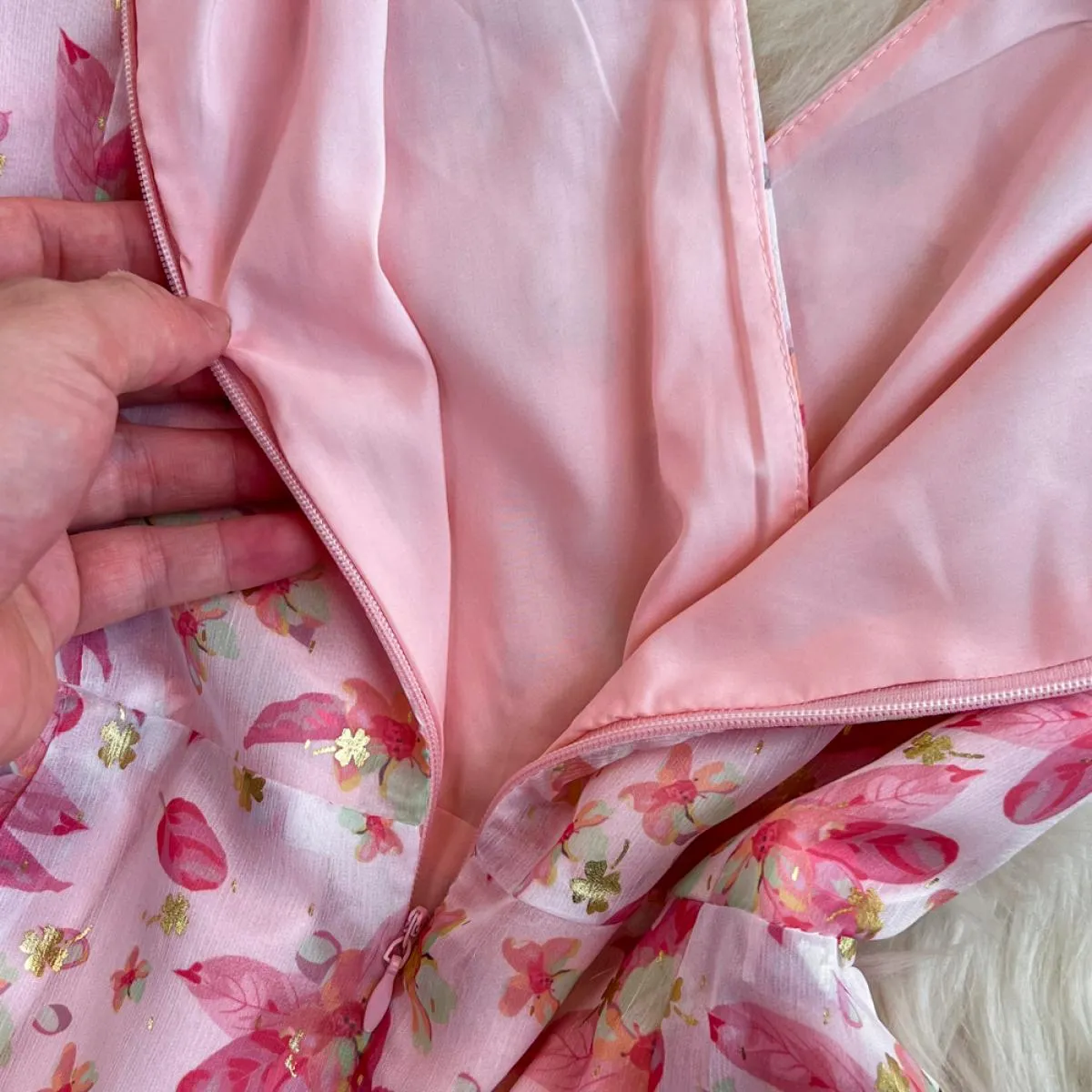 Summer pink chiffon midi dress with chic puff sleeves and drawstring, elegant dresses for regular beach vacation waves.